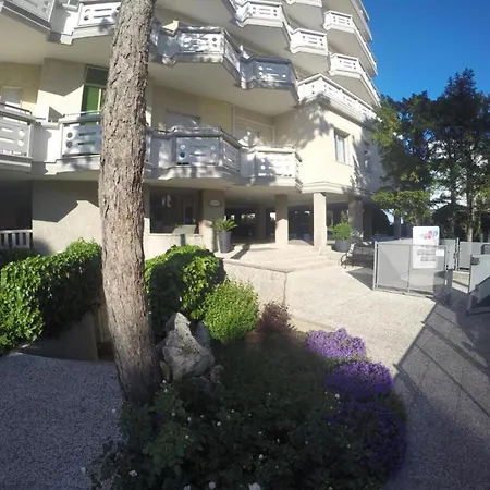 Sea View Flat For 7 Guests In A In * Caorle